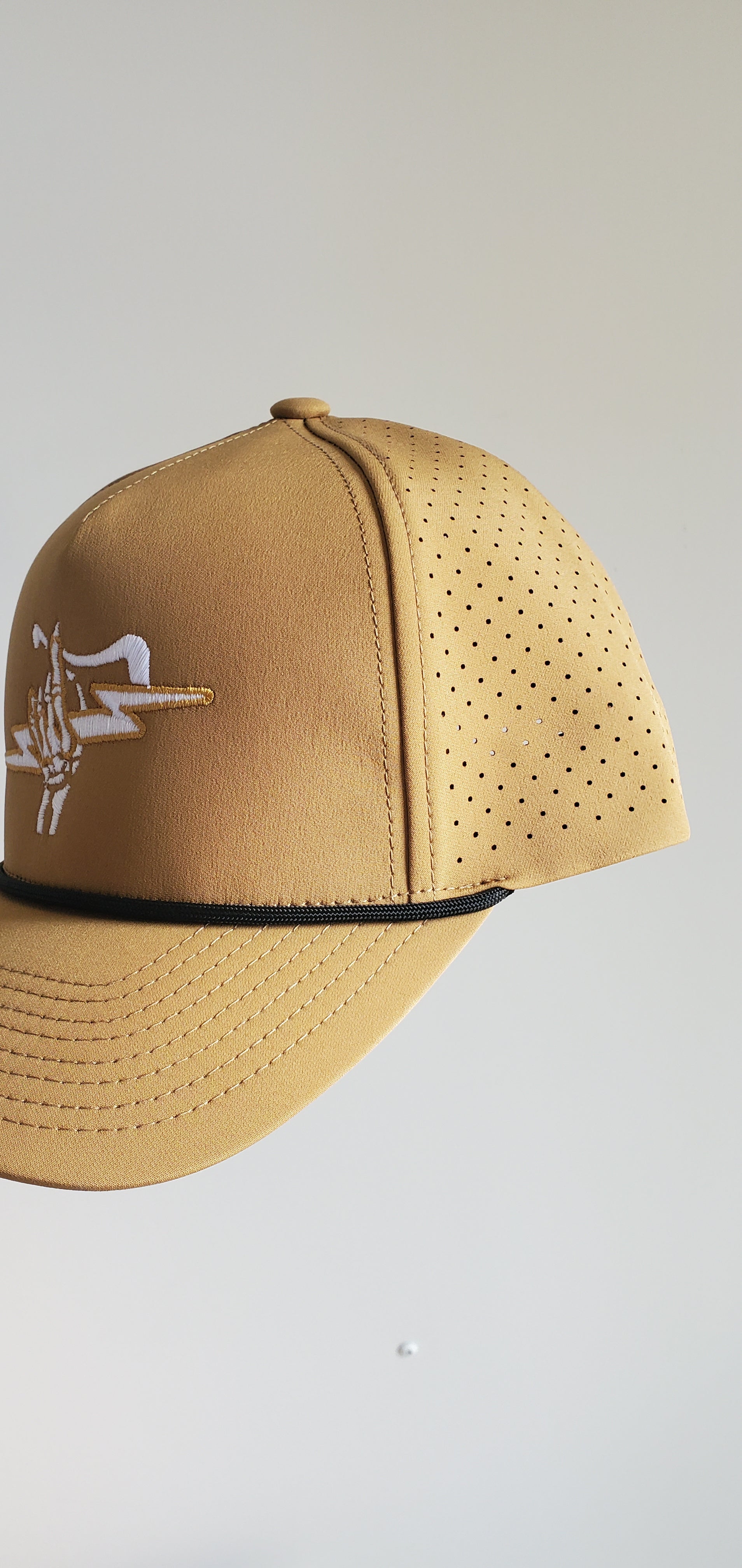 Fist of Lightning - Gold - Perfomance Snap Back Hat