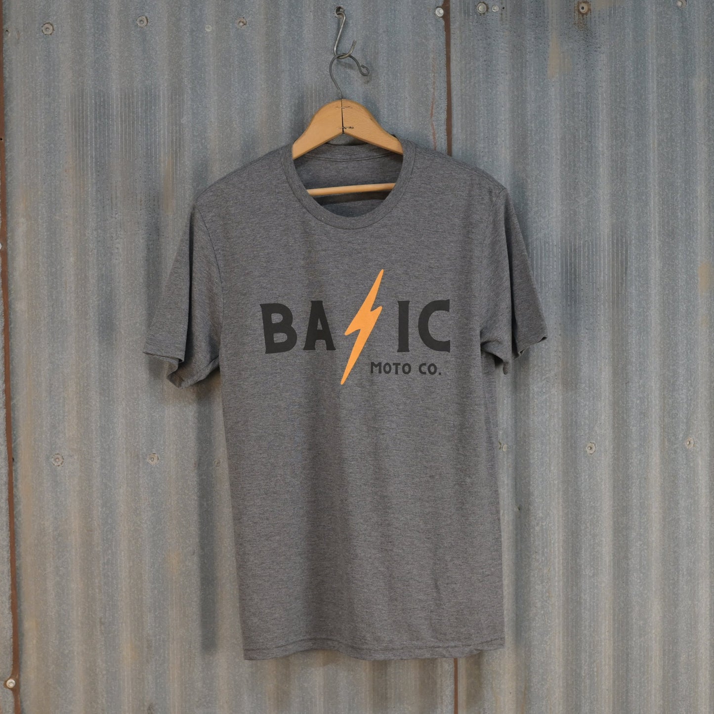 BASIC T-Shirt