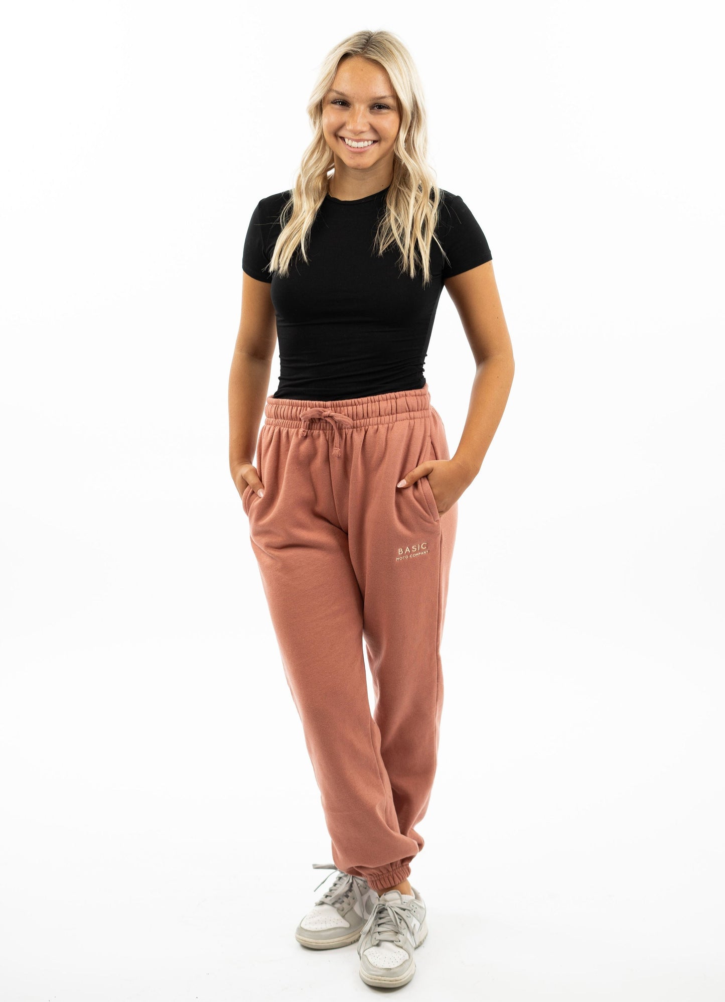 BASIC - Women's Sweatpants - Rust